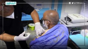 مكافحة الأمراض في ليبيا: بدء التطعيم بالجرعة الثانية من لقاح “أسترازينيكا” ضد كورونا
