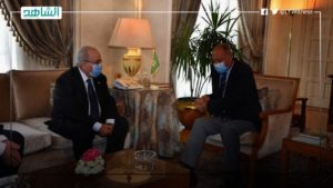 أمين الجامعة العربية يلتقي وزير الخارجية الجزائري قبل اجتماع دول جوار ليبيا