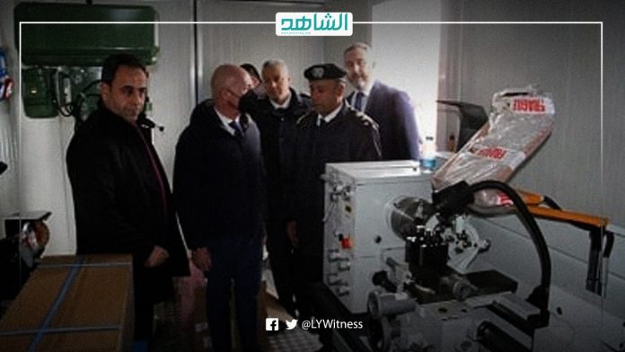 إيطاليا تسلم ليبيا معدات صيانة للزوارق البحرية