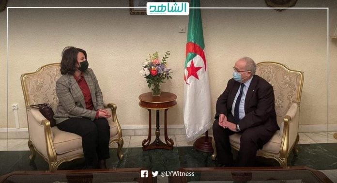 لقاء وزير الخارجية الجزائري رمطان لعمامرة مع وزيرة الخارجية الليبية نجلاء المنقوش