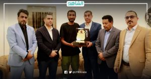 نائب رئيس الحكومة الليبية يكرم السائق عبد الله المجبري في بنغازي