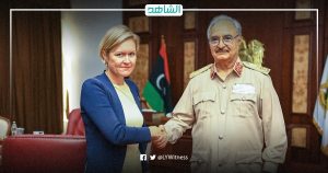 المشير خليفة حفتر يلتقي السفيرة البريطانية لدى ليبيا