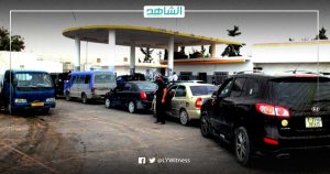 زحام وشلل مروري.. من المسؤول عن نقص الوقود بمحطات طرابلس؟