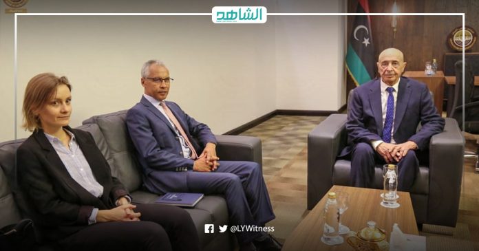 رئيس مجلس النواب الليبي عقيلة صالح وسفير فرنسا لدى ليبيا مصطفى مهراج