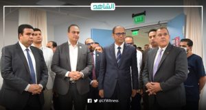 وزير الصحة بالحكومة الليبية المكلفة يتفقد مستشفيات بمدن القناة المصرية