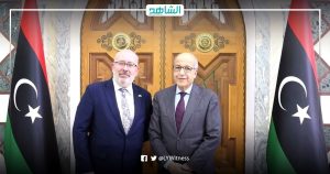 السفير البريطاني يشيد بدور المصرف المركزي في دعم الاستقرار المالي بليبيا