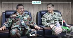 الملحق العسكري بالسفارة الأمريكية يزور الوحدات العسكرية في مصراتة والخمس