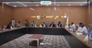 مؤسسة النفط الليبية تناقش تنفيذ مشاريع تنمية ببلديات الغريفة وبنت بية وأوباري
