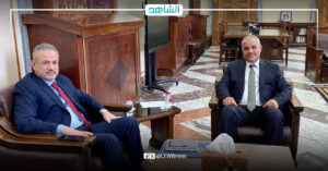 “بن قدارة” يناقش مع “عيسى” تمويل مشروعات زيادة الإنتاج النفطي بليبيا