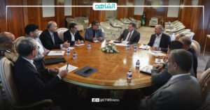 “دبيبة” يتابع جهود مكافحة الجراد بجنوب ليبيا
