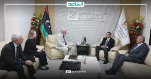 “السايح” يبحث مع السفير البريطاني الاستعدادات لتنفيذ انتخابات المجالس البلدية الليبية