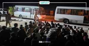 ترحيل 103 مهاجرين مصريين غير شرعيين عبر منفذ امساعد