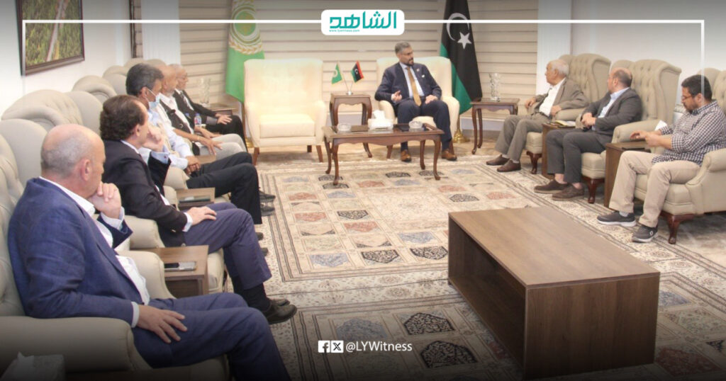 السفارة الليبية في مصر تبحث احتياجات الجالية المتعلقة بالإقامة والتنقل عبر المنافذ الحدودية