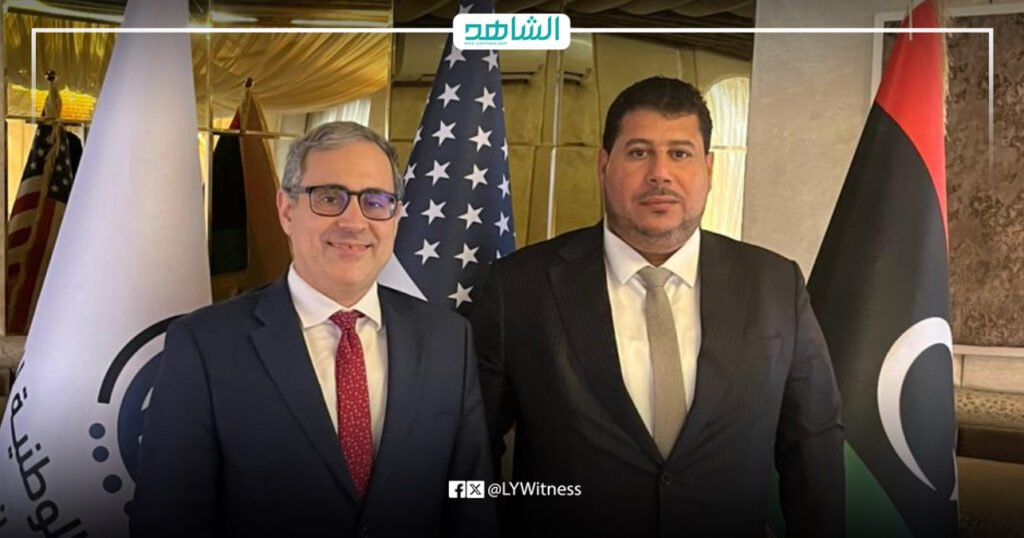 القائم بأعمال السفارة الأمريكية لدى ليبيا جيريمي برنت رئيس المؤسسة الوطنية للنفط المكلف مسعود سليمان