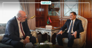 الدبيبة يودّع السفير البريطاني ويشيد بدوره في دعم الاستقرار بليبيا