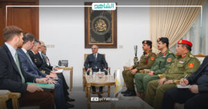 حفتر يبحث مع سفير الاتحاد الأوروبي وقائد “إيريني” تطورات الوضع في ليبيا